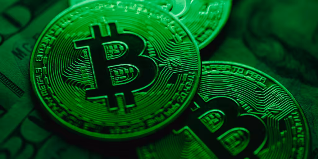 L2FwcC91cGxvYWRzLzIwMjQvMTEvZXRmLWJpdGNvaW4ucG5n