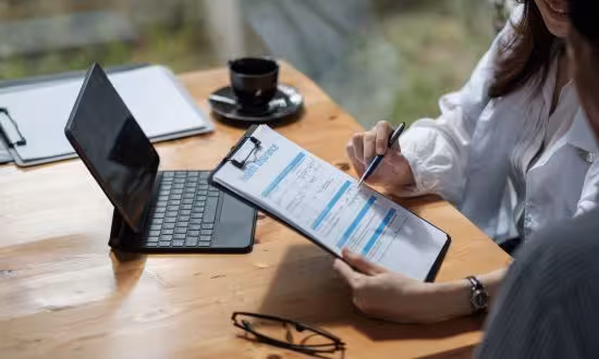 L2FwcC91cGxvYWRzLzIwMjUvMTAvYnJva2VyenktZGxhLWZpcm0uanBn